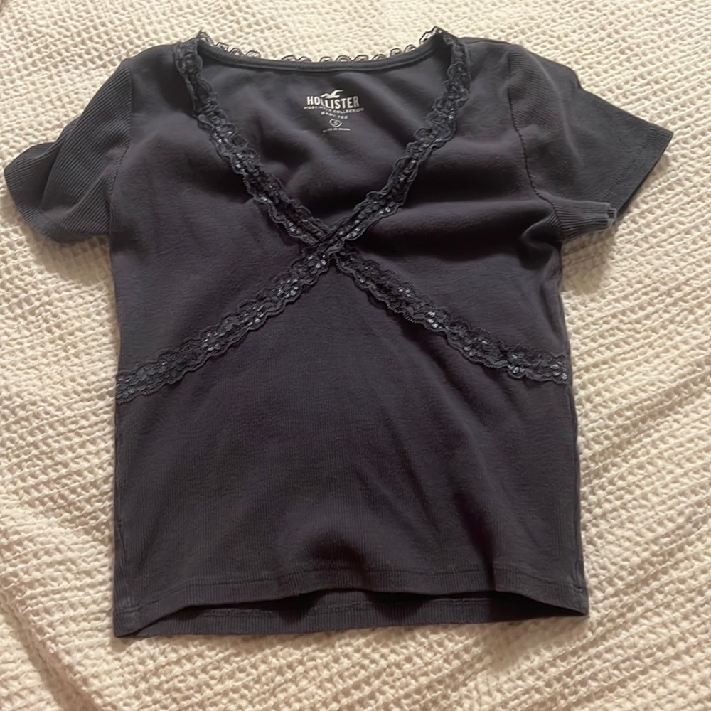 Hollister tight tshirt size small